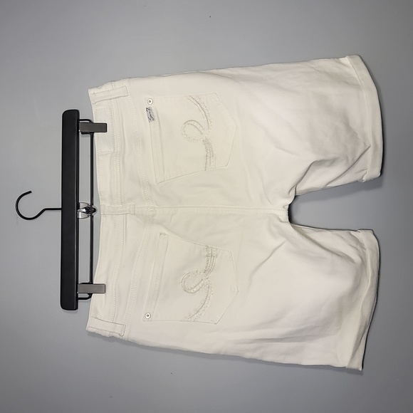 SEVEN7 White Bermuda Shorts - Picture 8 of 11